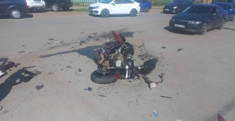 Попавший в ДТП в Сорочинске мотоцикл больше похож на груду металла