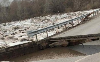 В Бузулуке произошло обрушение моста через реку Самару