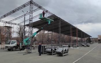 У оренбуржцев нет причин беспокоиться за безопасность трибун, которые будут установлены на площади Ленина к 9 Мая