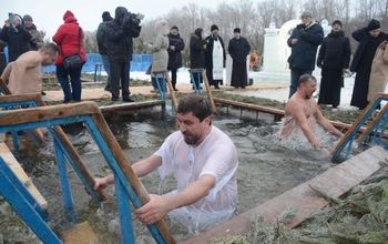 Кто из оренбургских ВИПов окунулся в крещенскую иордань