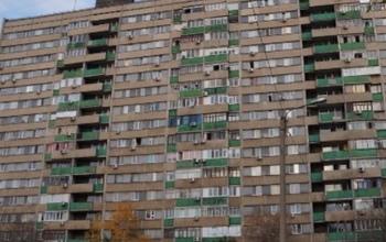 В Оренбурге на ул. Чкалова с 15 этажа выпал мужчина (18+)
