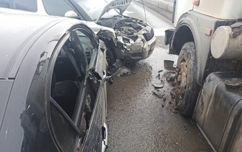 В Оренбурге на улице Терешковой дорогу не поделили три автомобиля, есть пострадавшая
