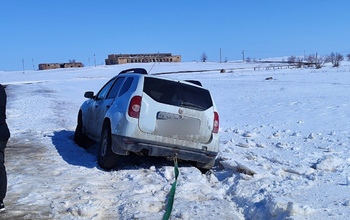 В Оренбурге школьник угнал автомобиль, но застрял в снегу 