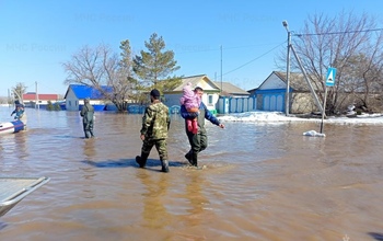 В Краснохолме идет эвакуация жителей из затопленных домов