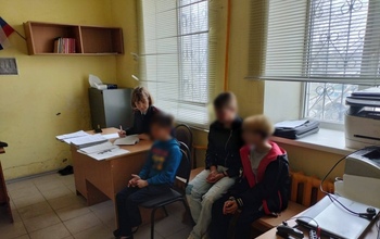 Житель Орска застал троих подростков в своем затопленном доме