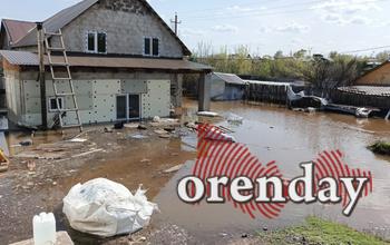 В Оренбурге предприятие отвело паводковые воды от себя, затопив дома СНТ