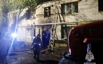 Возгорание в тамбуре подъезда отрезало спасительный путь жильцам дома