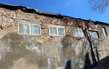 В Оренбурге отец девочки, на которую обрушилась кирпичная кладка старого здания, отсудил компенсацию