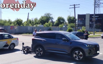 В Оренбурге женщина на автомобиле Chery сбила мотоциклиста