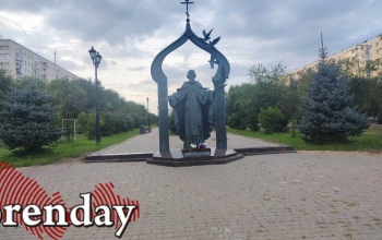 В Оренбурге ступени в сквере разваливаются, а погибшие деревья так и не заменили
