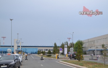 В аэропорту Оренбурга проверяют инцидент с опасным грузом перед вылетом самолета