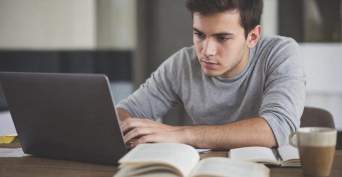 Двухнедельная готовность: «Ростелеком Лицей» снова поможет подготовиться к «Диктанту Победы»