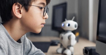 Карьера в ИИ-эпоху: «Ростелеком Лицей» запустил более 20 онлайн-курсов по цифровым специальностям