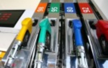 За выходные в Оренбурге вновь выросли цены на бензин 