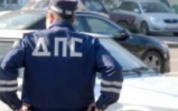 В Оренбурге за получение взятки задержали инспектора ДПС 