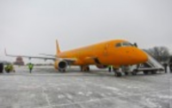 В Орске Embraer 190 совершил аварийную посадку из-за незакрытой двери