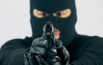 В Оренбуржье бандиты ограбили ломбарды на сумму 3,1 миллиона рублей