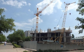 В Оренбурге заморозили строительство дома на улице Чкалова 