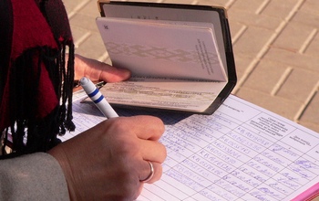 Будущие кандидаты в депутаты Оренбуржья начали использовать родителей
