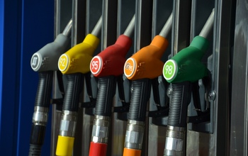 В Оренбурге продолжает дорожать бензин 