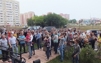 В Оренбурге успокаивать недовольных жильцов пришлось полицейским