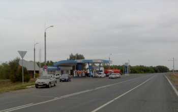 Машины оренбуржцев, сломавшиеся после заправки, уже отремонтировали