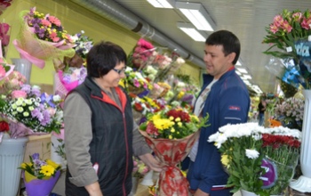 К 1 сентября оренбуржцы покупают и изготавливают букеты