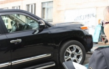 В Оренбурге судебные приставы арестовали Toyota Land Cruiser