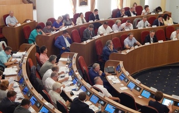 Оренбургским парламентариям напомнили, когда они сложат полномочия