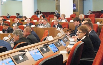 В оренбургском парламенте на одного оппозиционера стало меньше
