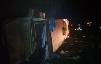 Пассажирский автобус перевернулся на трассе 