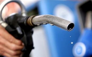 В Оренбурге на несколько копеек подешевел бензин