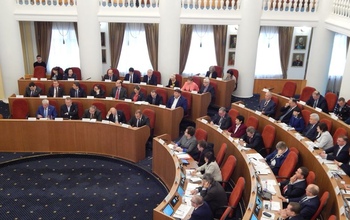 Кто принимает в Оренбуржье законы