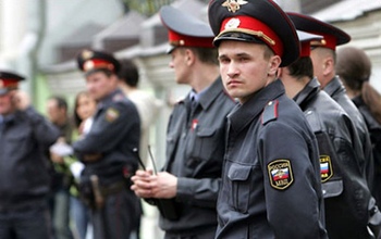 Оренбургских чиновников с утра встречал кордон полиции