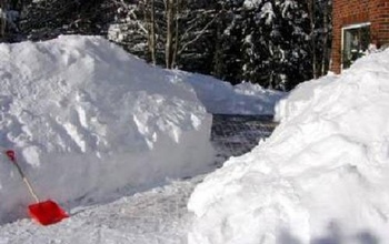 В Абдулино мужчина уснул в сугробе перед домом 