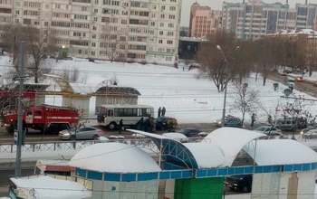 Тройное ДТП в Оренбурге: пассажирам автобуса потребовалась помощь