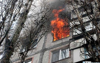 В Оренбурге выясняют причину пожара в многоквартирном доме