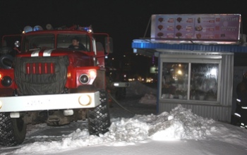 В Оренбурге накануне 8 марта полыхнул цветочный ларек