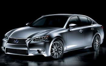 Владелец Lexus GS 250 отсудил у администрации Оренбурга 462 896 рублей