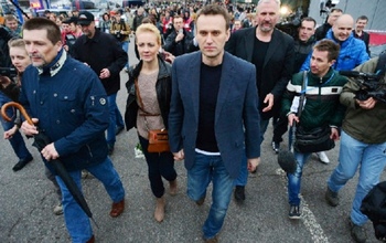  В Оренбурге обрезка деревьев чиновникам важнее, чем пикет против коррупции