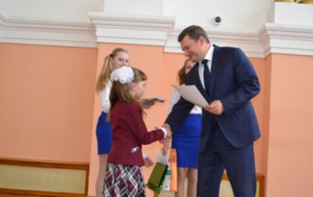 Глава Оренбурга и председатель городского Совета оставили свои подписи в 60 дневниках