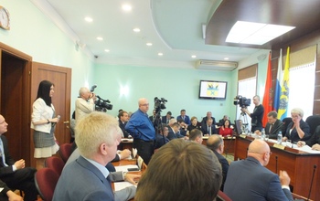 Итоги работы оренбургских депутатов: «молочка» и путевки в лагерях дневного пребывания