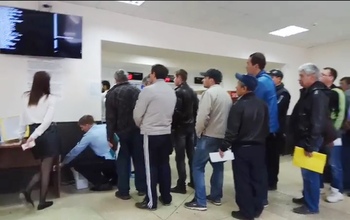Начальник УГИБДД Оренбургской области прокомментировал ситуацию с очередями в МРЭО