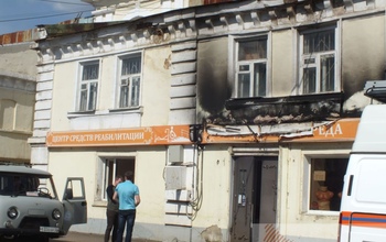 В Оренбурге едва не сгорело здание магазина