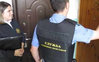 Оренбурженка отказалась покидать комнату, которую сама же продала