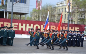 В Оренбурге из-за дождя сократили парад Победы