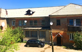 До аварийного дома в Медногорске никому дела нет 