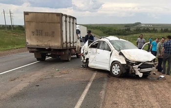 На трассе Оренбург-Казань Chevrolet Cobalt слетел в кювет