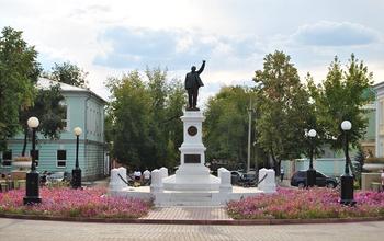 В Оренбурге студенты пошутили над памятником Ленину