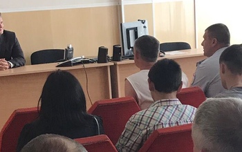 Глава Оренбурга посмотрел в глаза хулиганам, устроившим погром в Зауралке